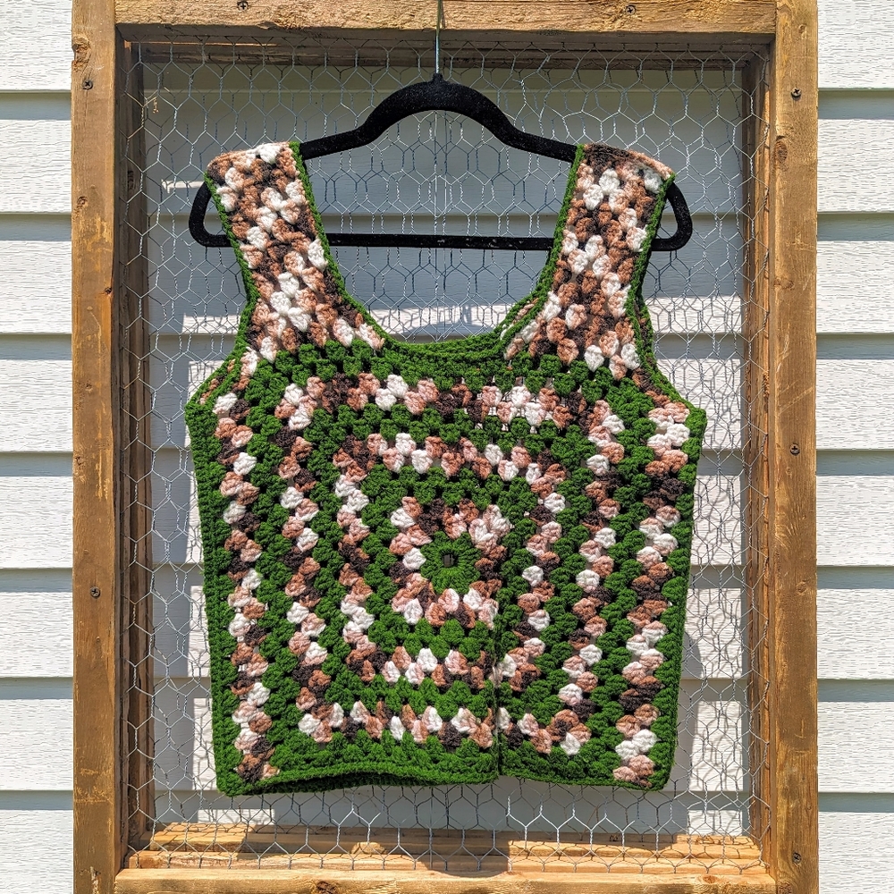 Vintage 1970s Handmade Green Brown Granny Square Vest Tank Top M Retro Boho VTG
